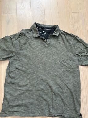 Men’s Tommy Bahama Olive short sleeve polo shirt. Size XL